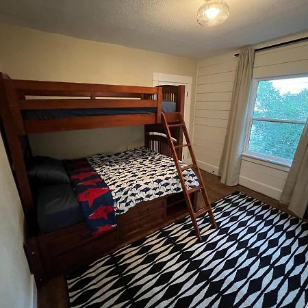 Downtown Williams, Walk Everywhere, Remodeled Exterior foto