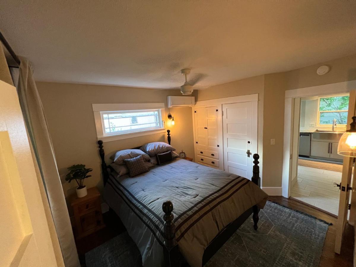 Downtown Williams, Walk Everywhere, Remodeled Exterior foto